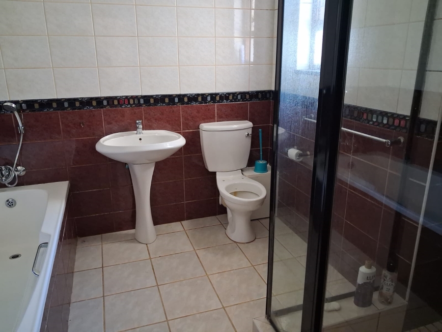To Let 3 Bedroom Property for Rent in Selborne Eastern Cape